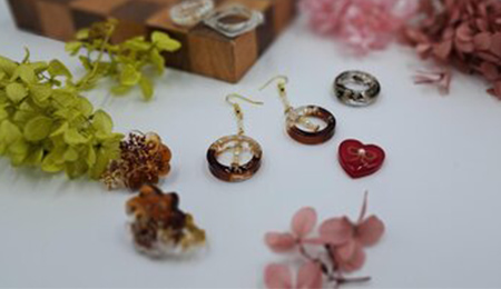 レジンでつくる♪ 自分だけのオリジナルアクセサリー